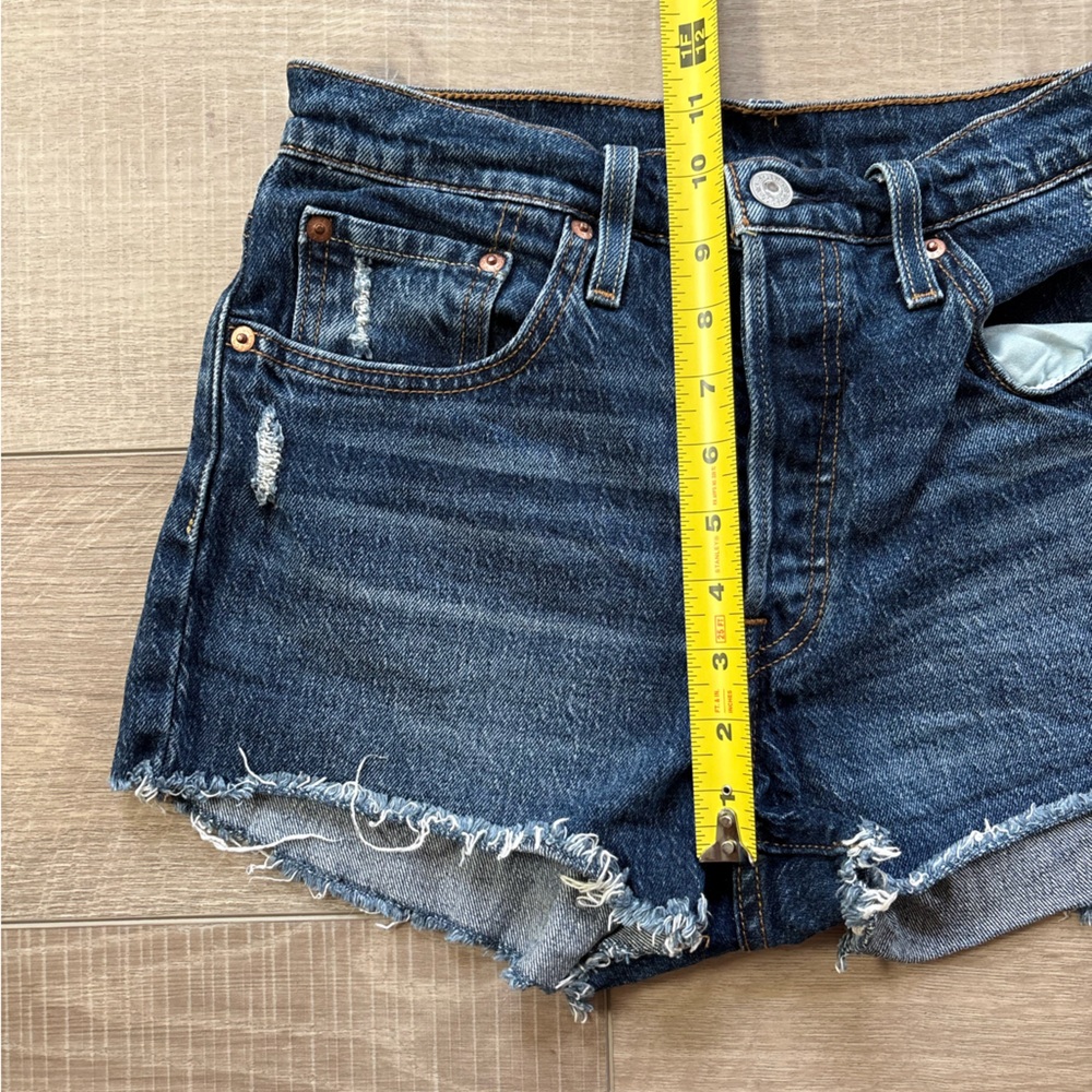 Levi’s 501 Dark Wash Denim Women Shorts - Picture 6 of 6